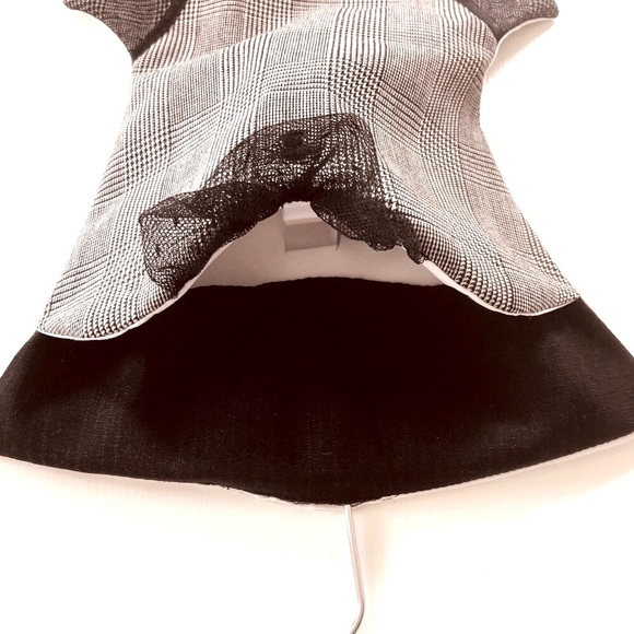 Victorian corset shape multifunction accessory bag - Picture 4 of 10